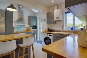 Kitchen/Breakfast Room- click for photo gallery